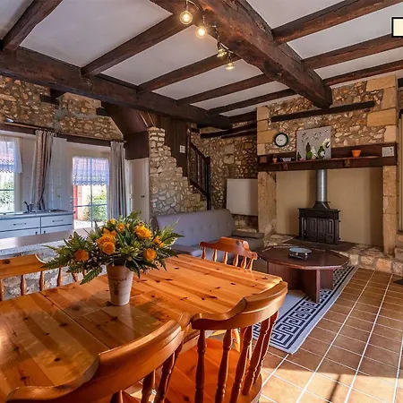 Ferienhaus Authentique Propriete Perigourdine Pour 18 Pers. Avec Piscine Chauffee - Fr-1-824-13